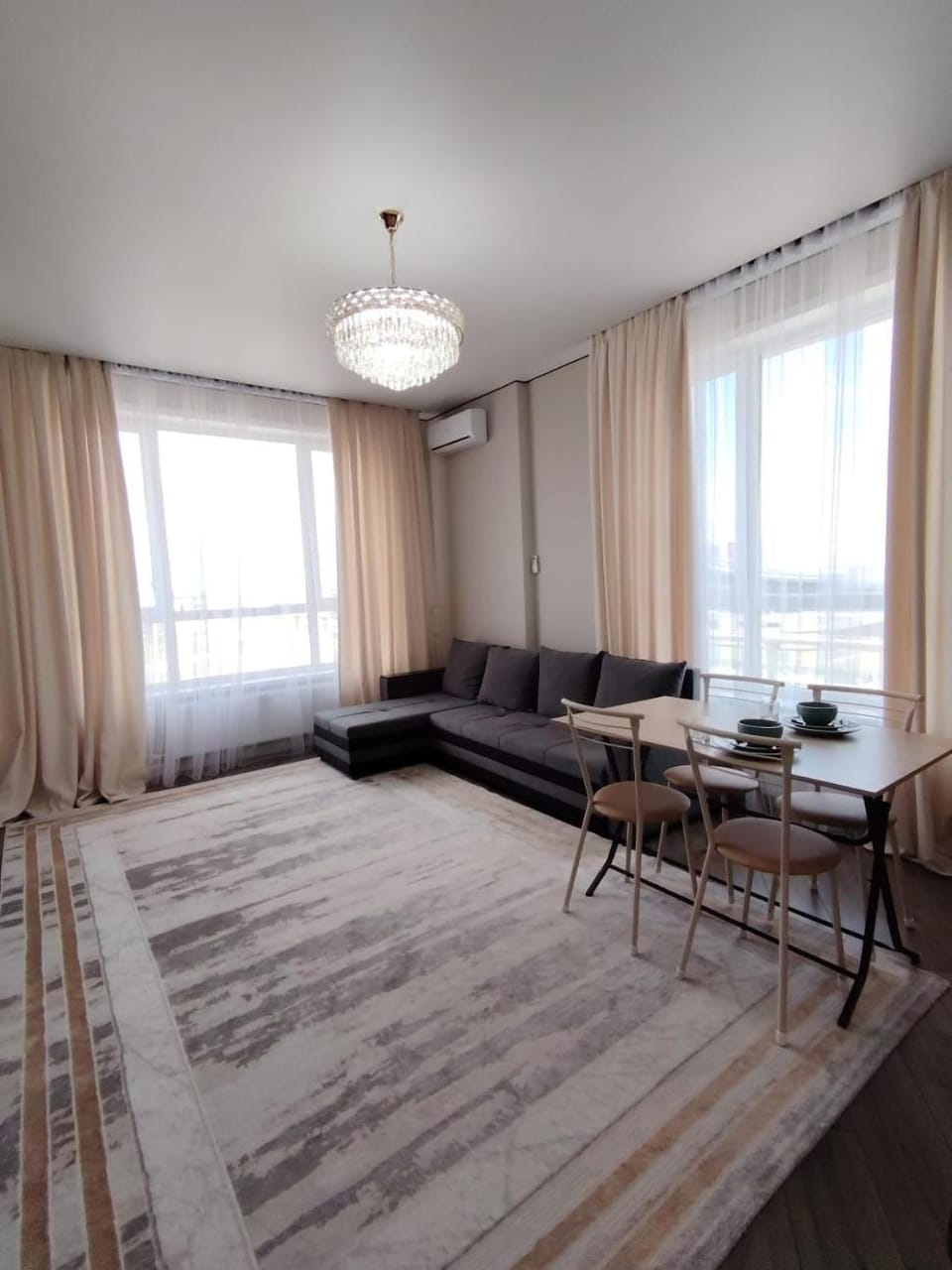 Living room, Photo of the whole room, Seating area, Dining area