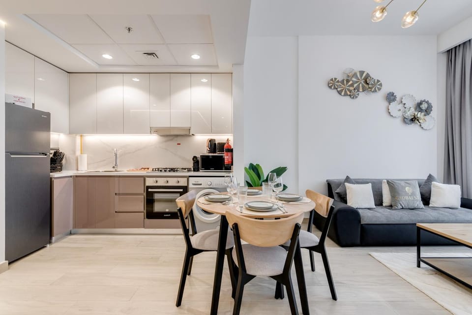 Kitchen or kitchenette, Living room, Seating area, Dining area, dishwasher, oven, pet friendly, stove