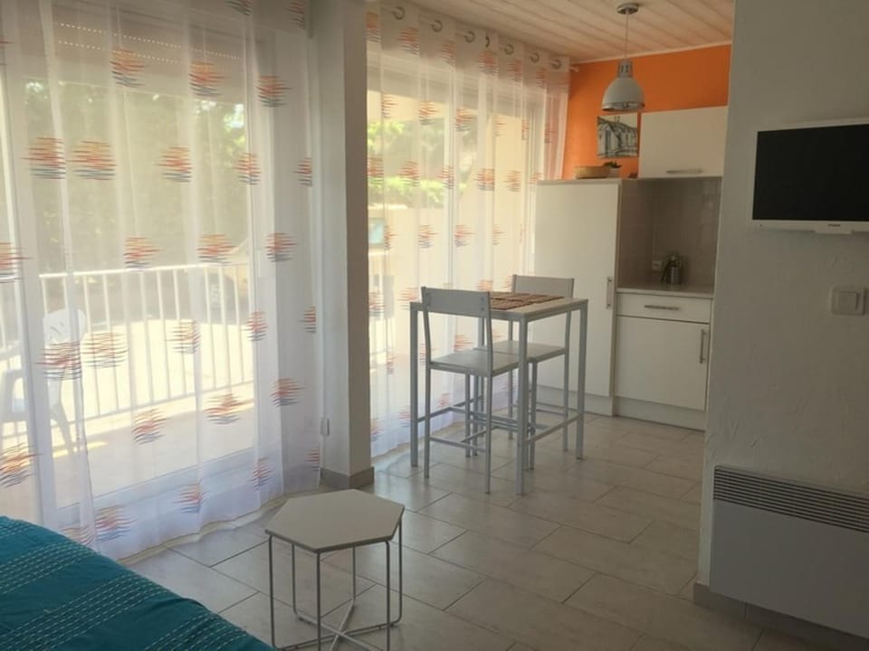 Appartement 4 Personnes, Proche Plage avec Parking - FR-1-837-39 Apartment in Argeles-sur-Mer