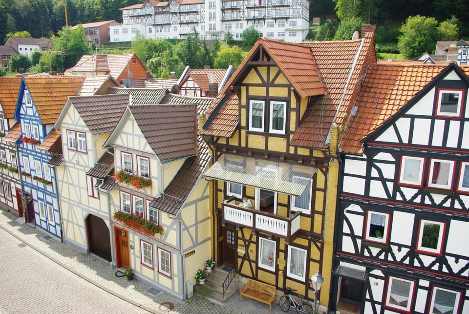 Property building, Neighbourhood