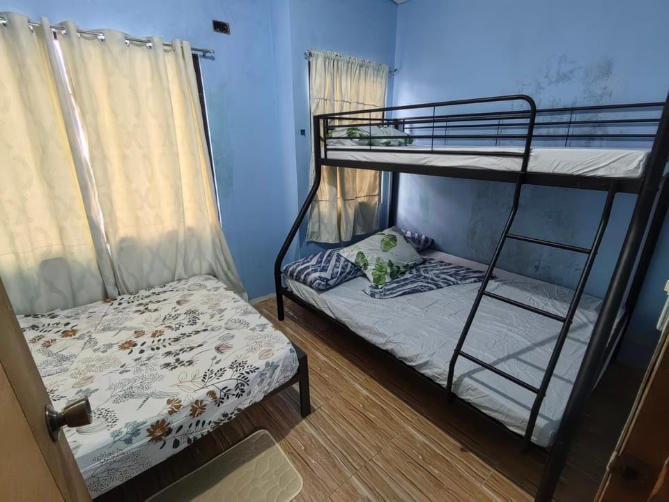 Harong ni Lynda Apartment in Santa Rosa