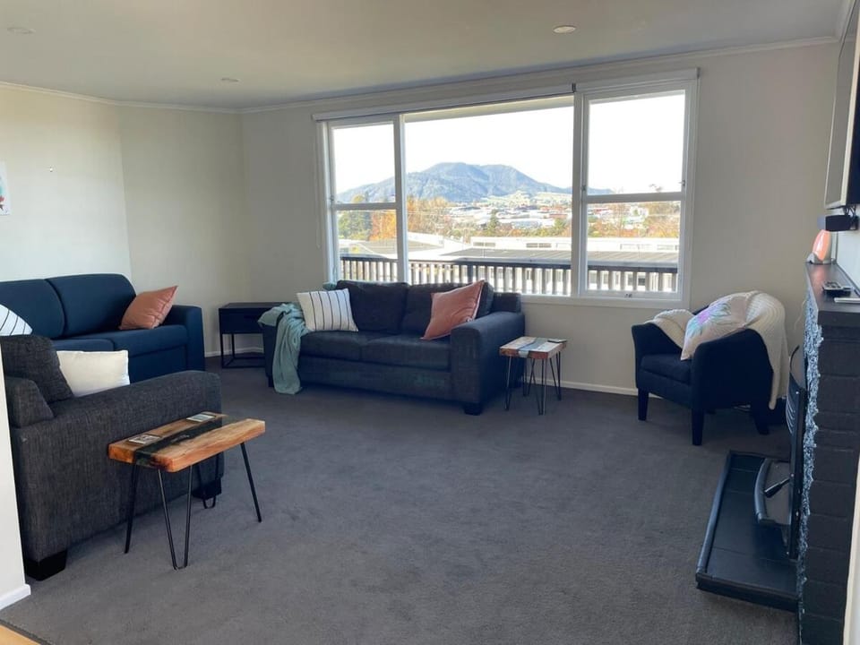 Living room, Mountain view
