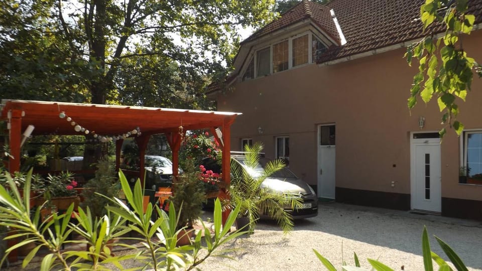 Property building, Garden