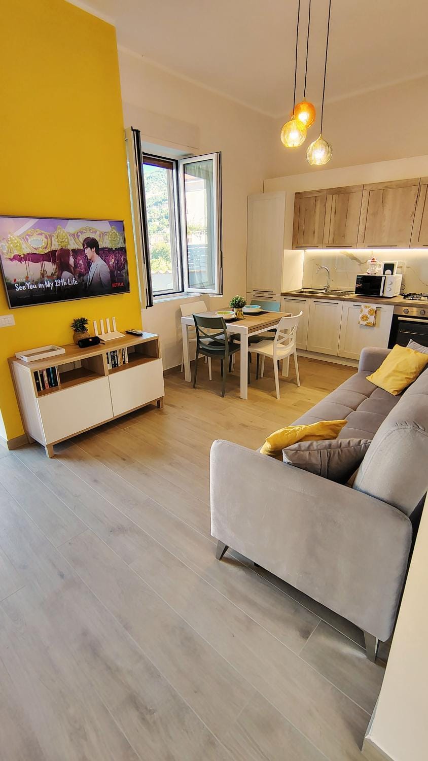 TV and multimedia, Kitchen or kitchenette, Living room, Dining area