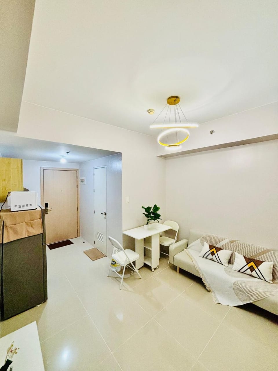 Living room, Photo of the whole room, Seating area, Dining area