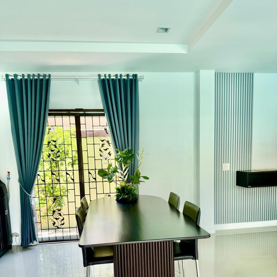 Warisa Happy Pool Villa Near Pattaya Beach Villa in Pattaya City