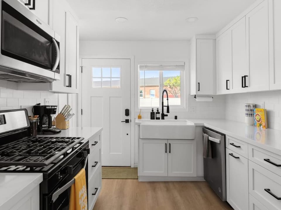 Barrio Casita - 2Bd, Central, Parking, EV Charging House in San Diego