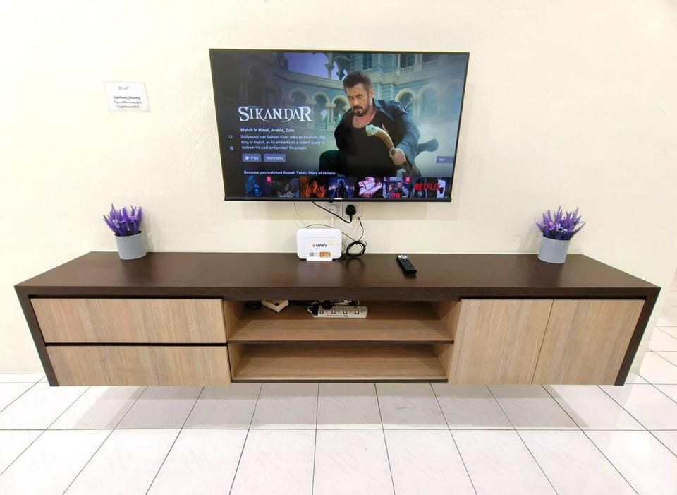 Lighthouse Tmn Intan 6pax Water Dispenser Neflix Target House in Johor