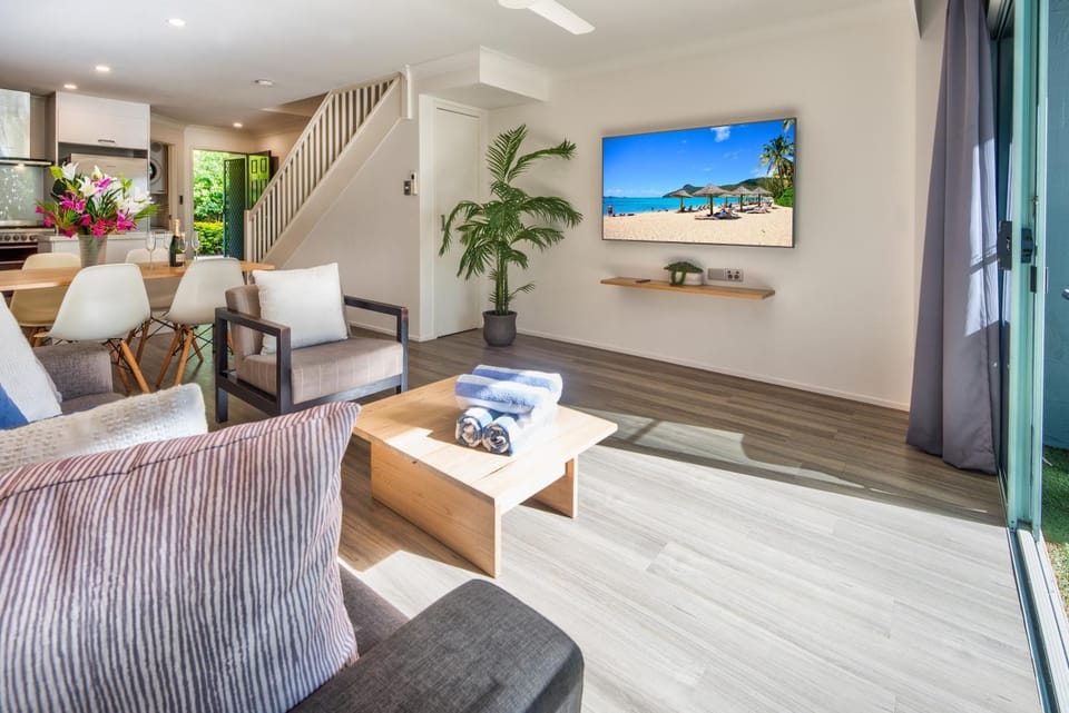 Sunset Water Premium 2 bedroom Apartment in Whitsundays