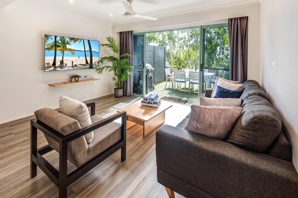 Sunset Water Premium 2 bedroom Apartment in Whitsundays