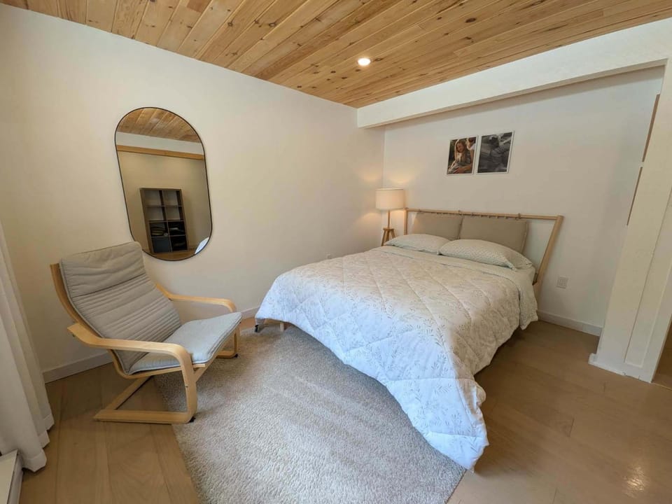 Family Home for 12 people Spa & Fireplace AC House in Quebec City