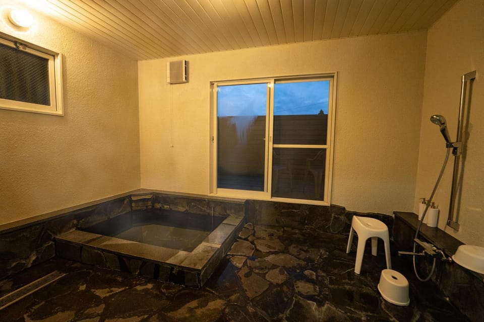 Hot Spring Bath, Hot Spring Bath