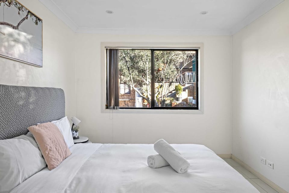 Convenient 2BR Nest in Liverpool - Stay with Ease House in Sydney