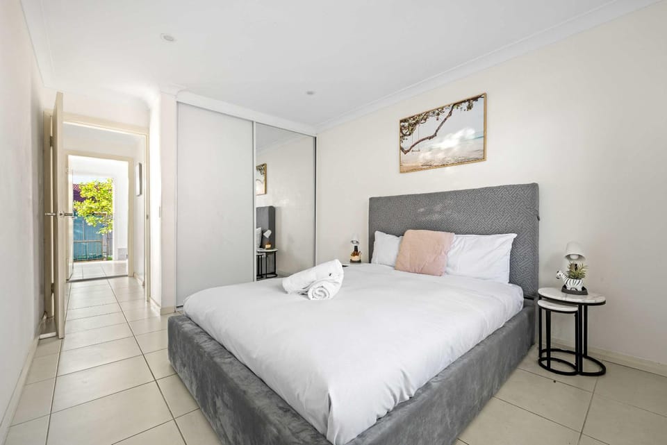 Convenient 2BR Nest in Liverpool - Stay with Ease House in Sydney