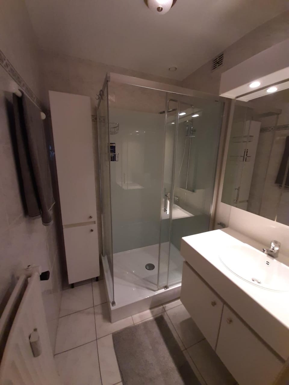 Shower, Bathroom