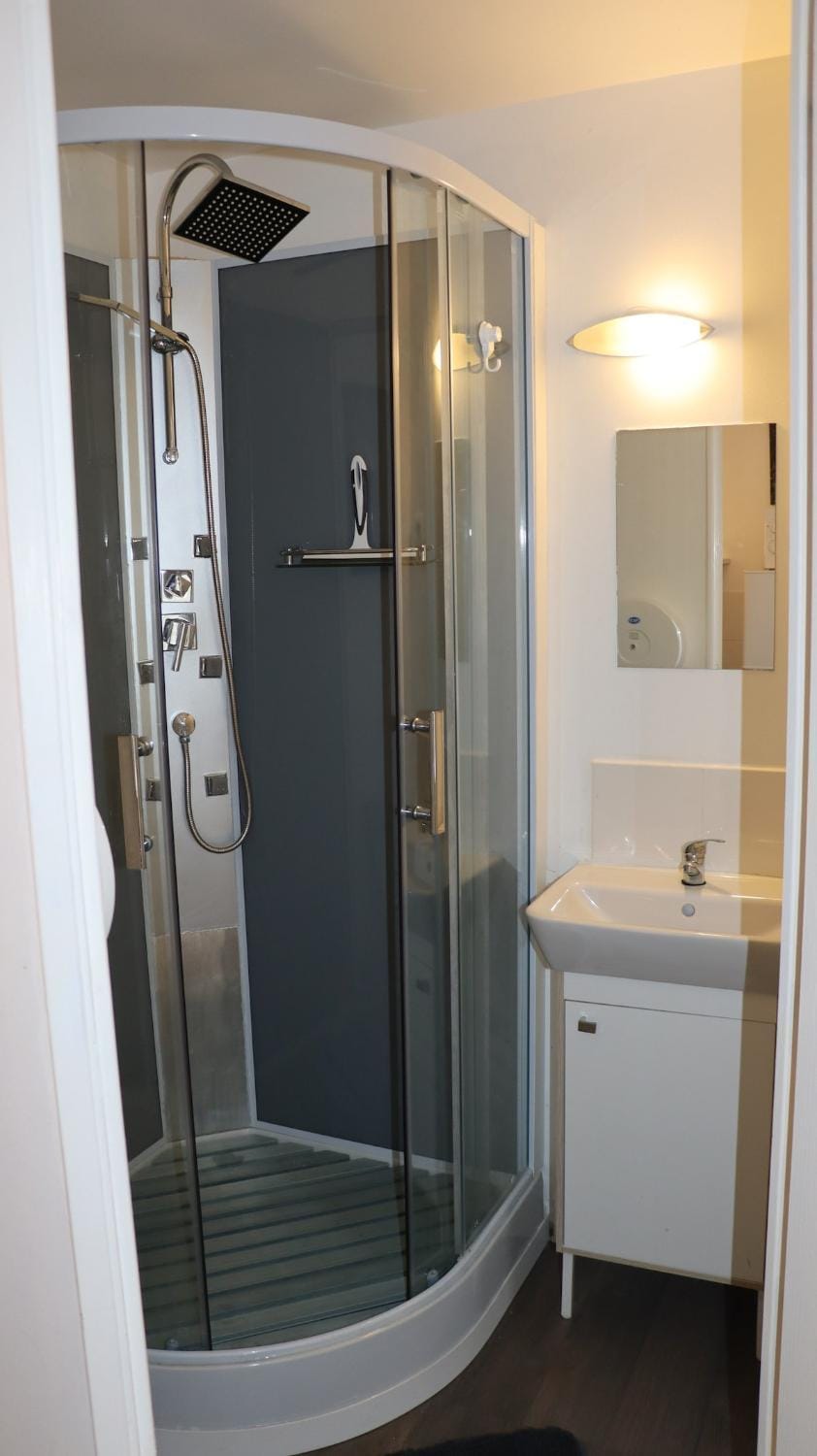 Studio indépendant université ALBI Parking Apartment in Albi