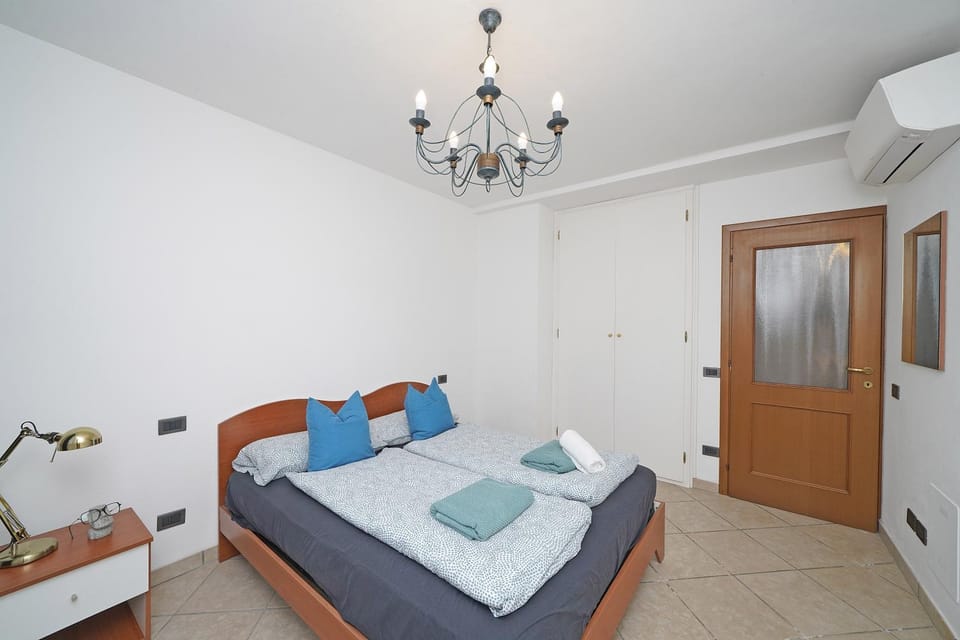 Samuel house - Lake view traditional italy Apartment in Lake Garda