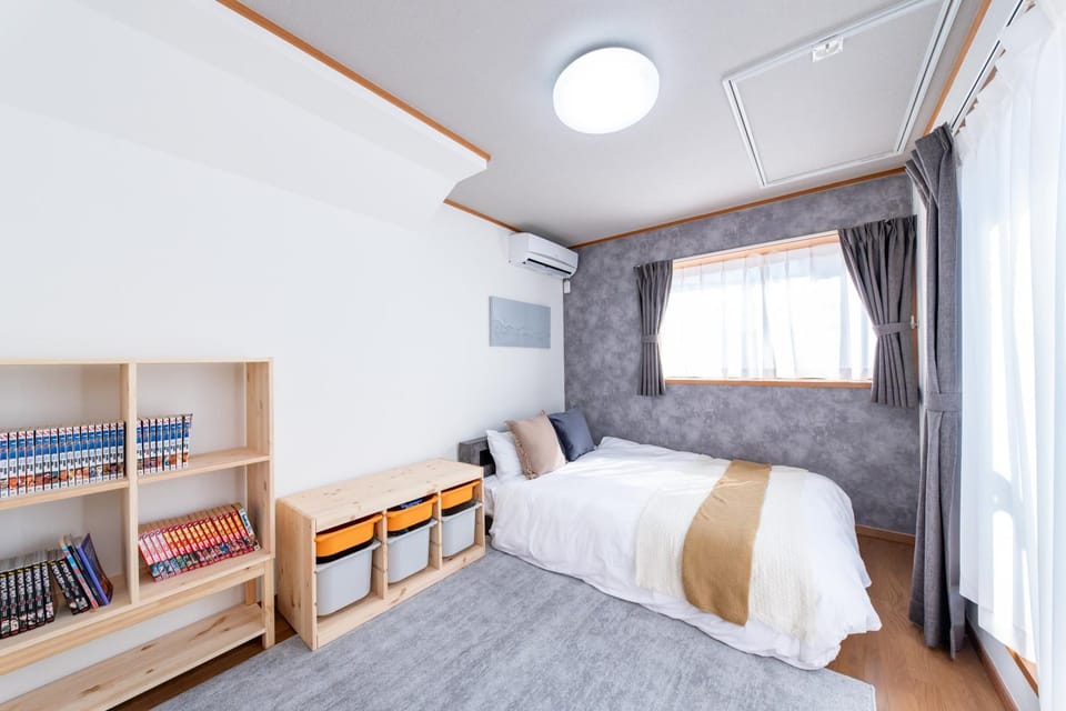 Bed, Bedroom, heating, air conditioner