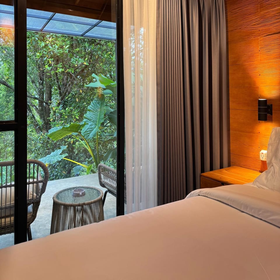 Bed, Balcony/Terrace, Photo of the whole room, Bedroom