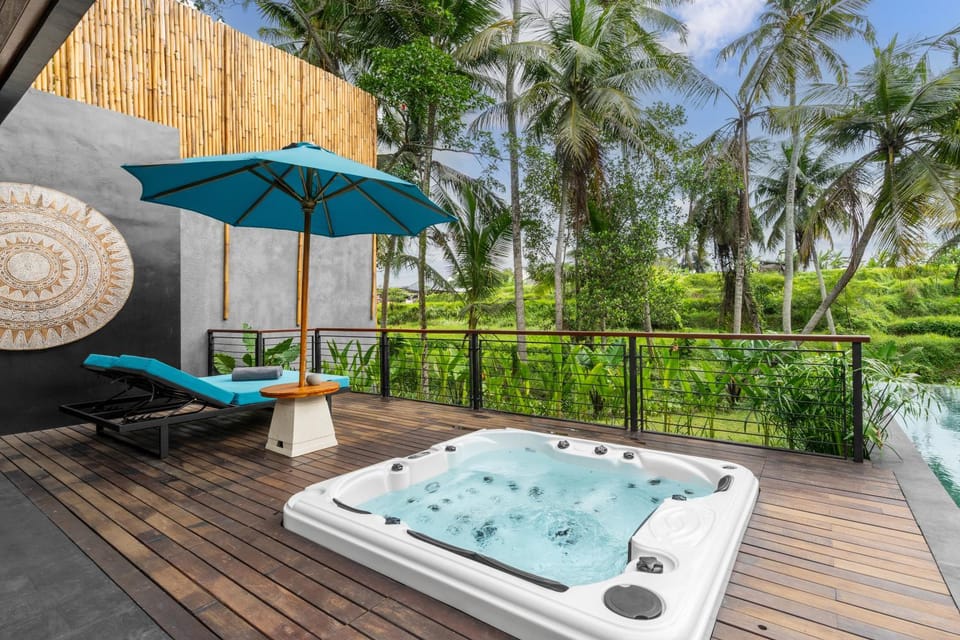Natural landscape, Garden, View (from property/room), Garden view, Pool view, Swimming pool, sunbed