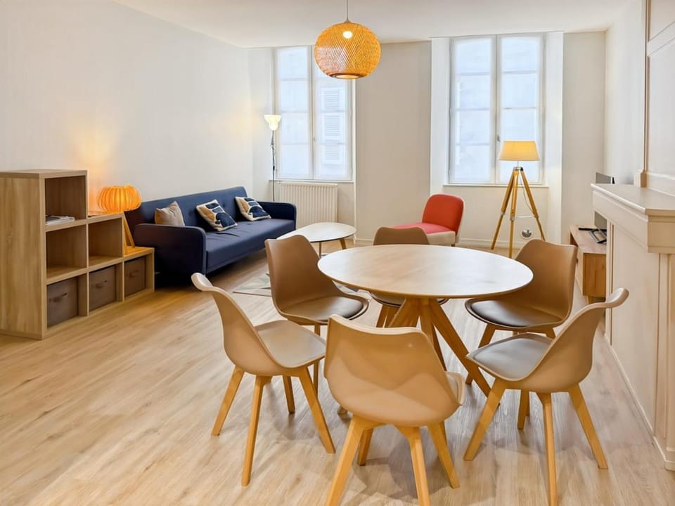 Living room, Seating area, Dining area