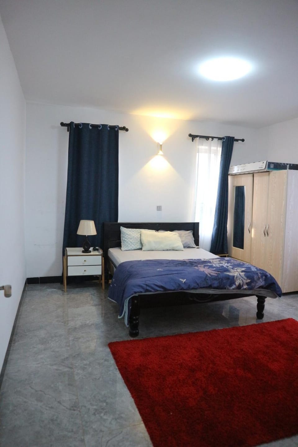 Lakefront Luxury Retreat Munyonyo Apartment in Kampala
