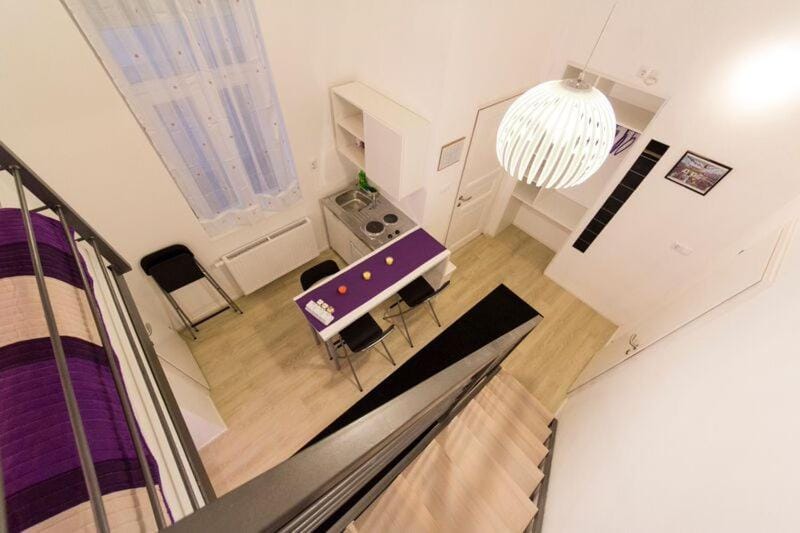 Purple Studio City center Apartment in City of Zagreb