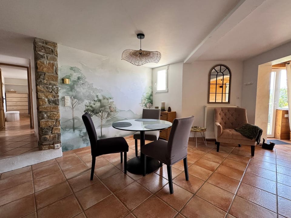 L'INSTANT CAUSSE Logement entier Bed and Breakfast in Occitanie