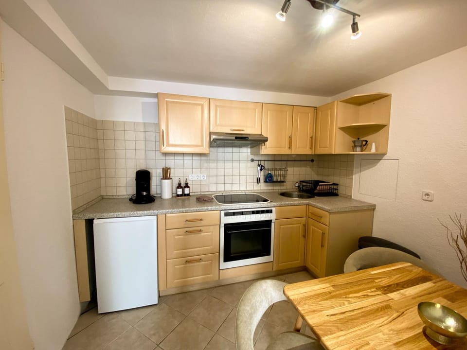 Coffee/tea facilities, Kitchen or kitchenette, Dining area, oven, pet friendly, stove, toaster