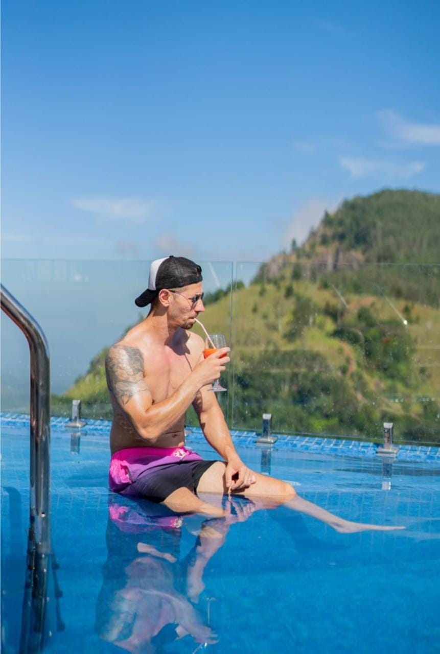 Pool view, Swimming pool