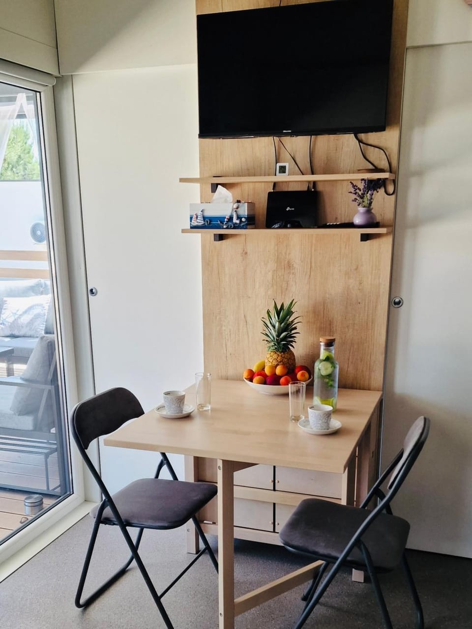 TV and multimedia, Dining area