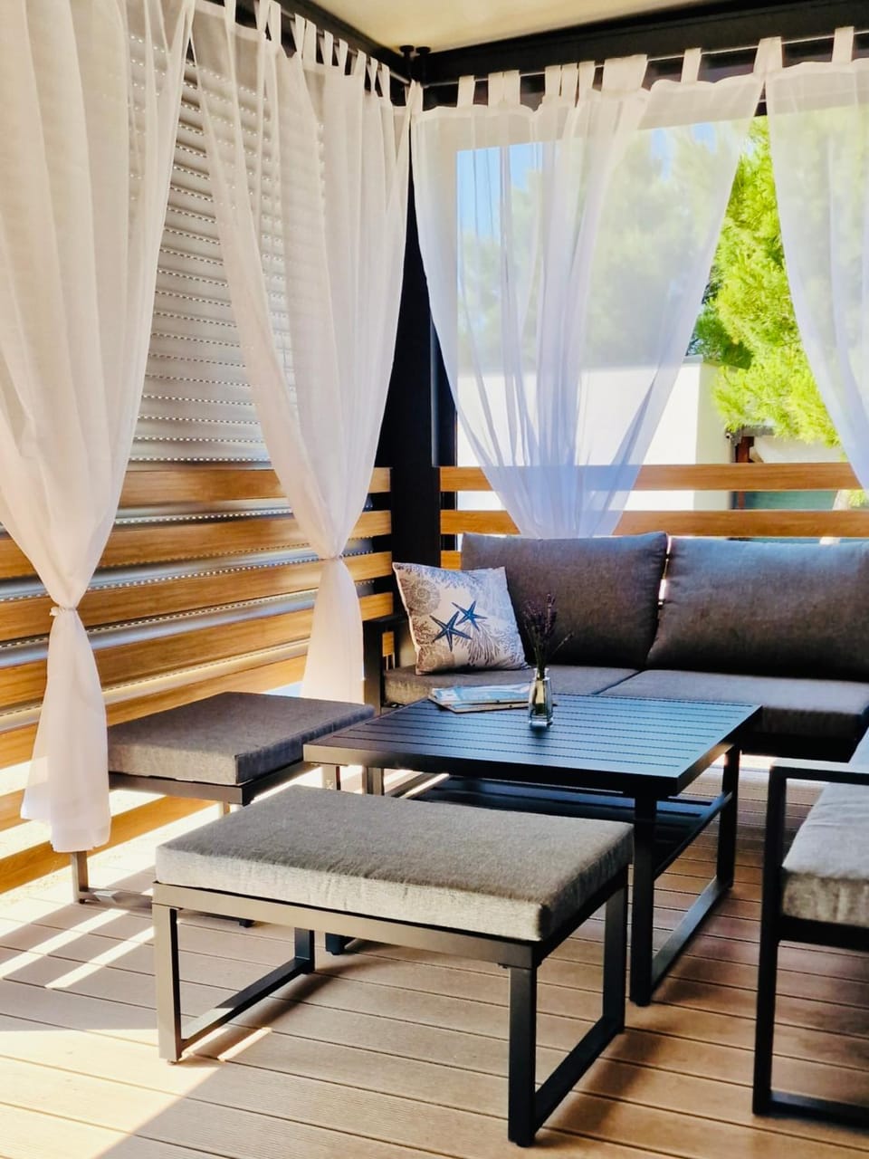 Day, Balcony/Terrace, Seating area