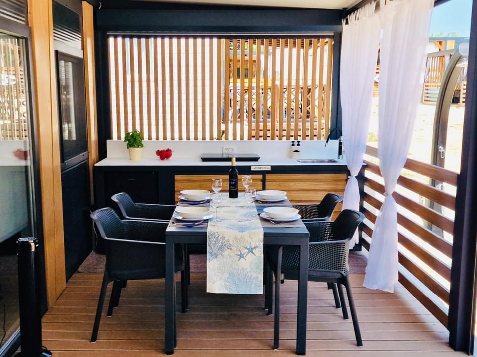 Balcony/Terrace, Seating area, Dining area, kitchen