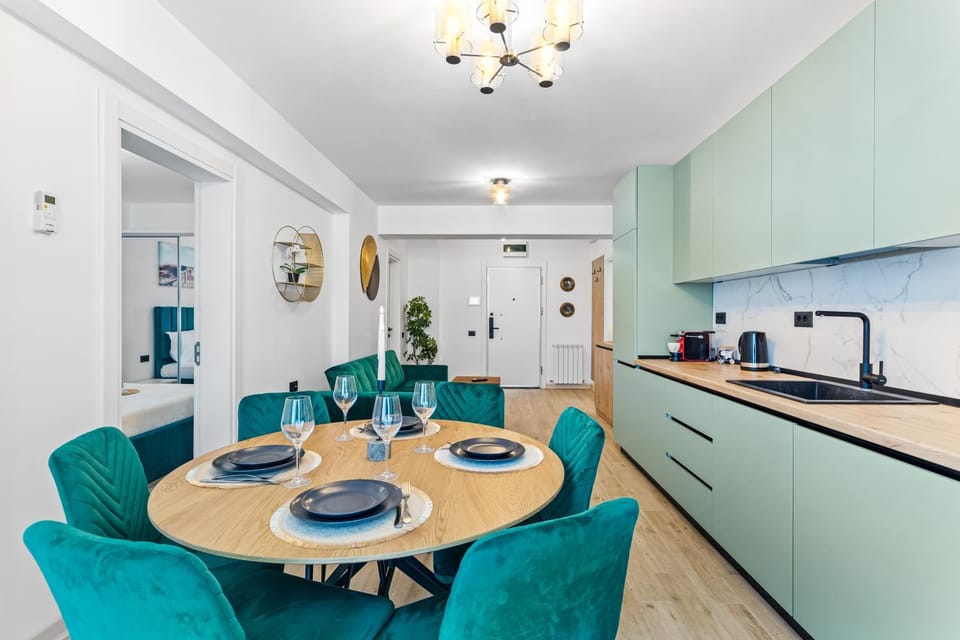 Kitchen or kitchenette, Living room, Seating area, stove
