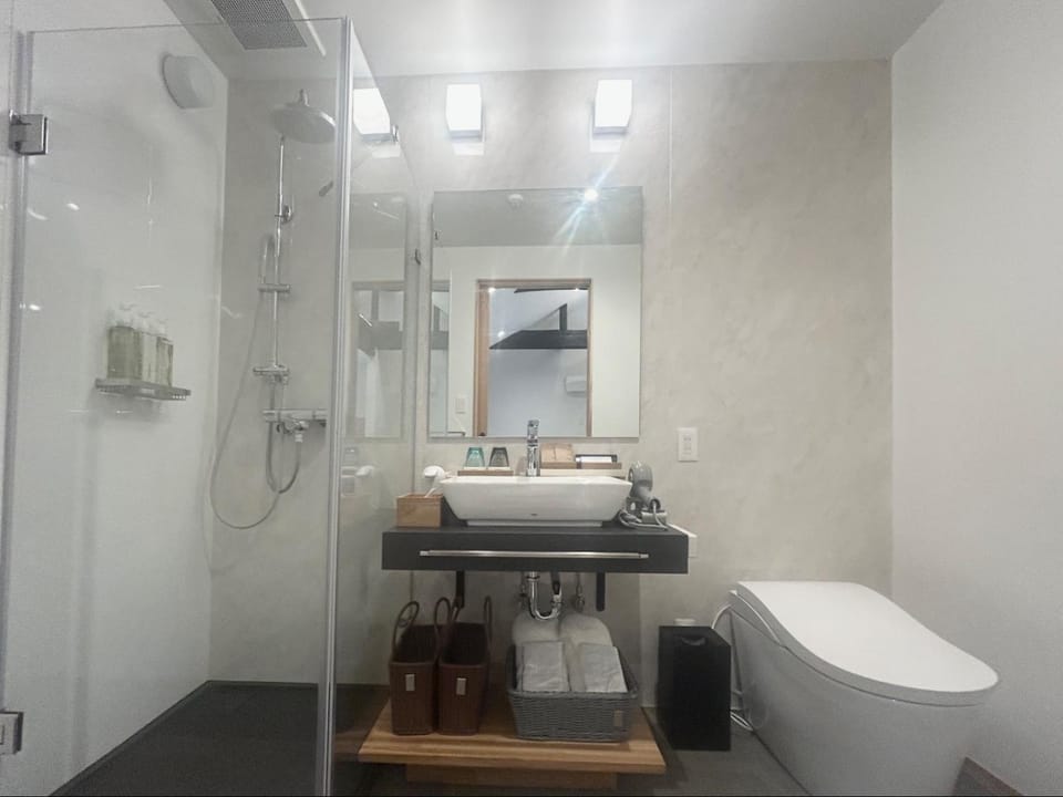 Shower, Bathroom, towels