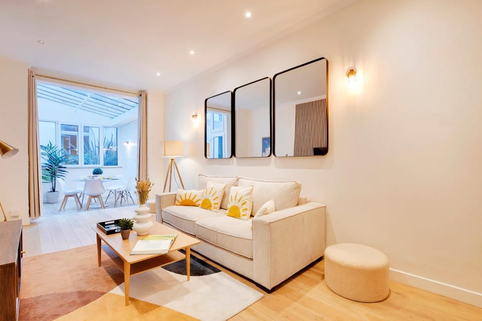 TV and multimedia, Living room, Seating area