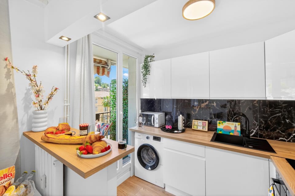 Kitchen or kitchenette, stove