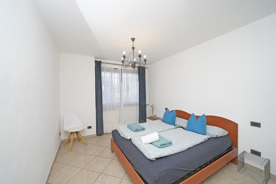 Samuel House- Traditional Italy Apartment in Lake Garda