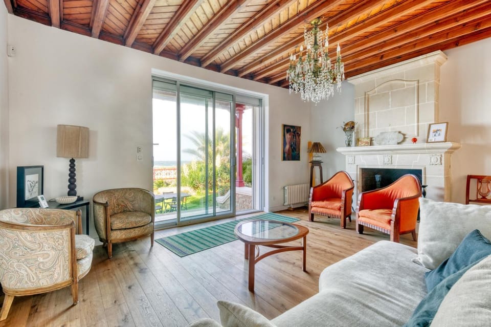 Property building, Living room