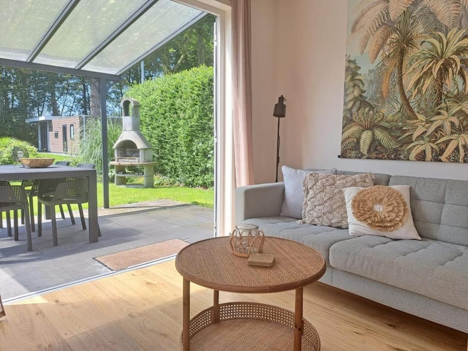 Garden, Seating area, Garden view