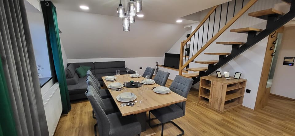 TV and multimedia, Living room, Dining area