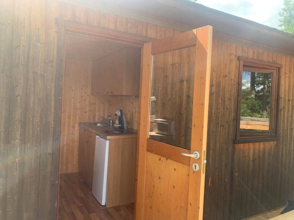 L'Écorce & le Tanin - 2 cabanes cosy pour 4, pêche Chalet in Switzerland