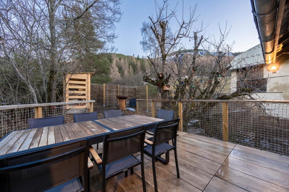 BBQ facilities, View (from property/room), Balcony/Terrace, Dining area