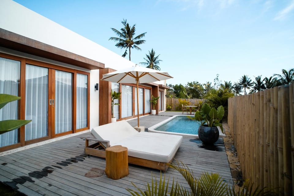 Garden view, Swimming pool, sunbed