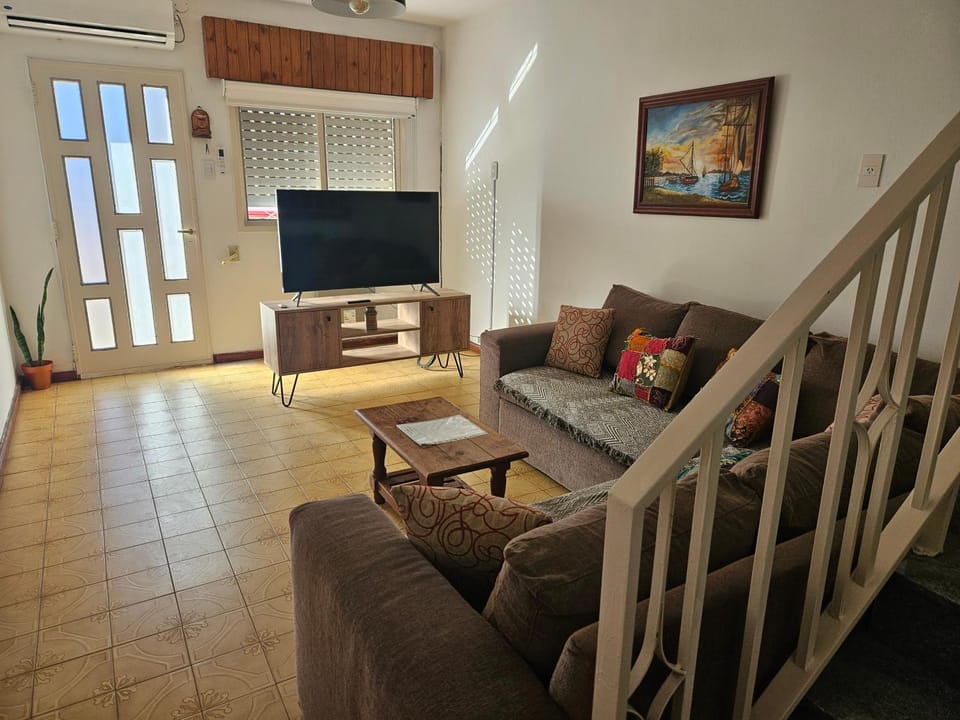 Alquiler temporario en zona centrica de San Nicolas De Los Arroyos House in San Nicolás de los Arroyos