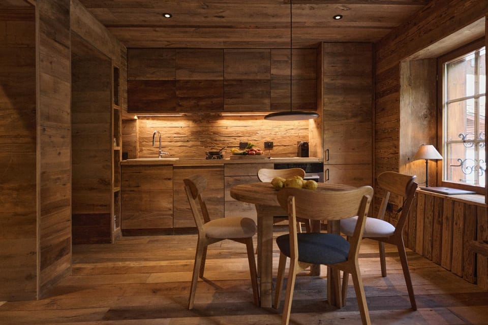 Kitchen or kitchenette, Living room, Seating area, Dining area