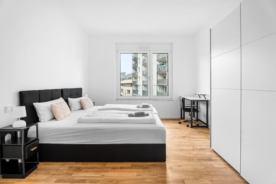Bed, Living room, Photo of the whole room, Seating area, Bedroom, wardrobe