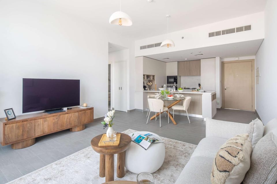 Frank Porter - Kensington Waters, Sobha Hartland Apartment in Dubai