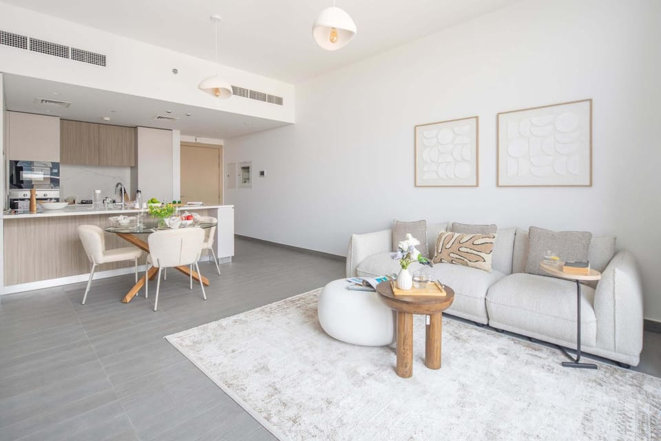 Frank Porter - Kensington Waters, Sobha Hartland Apartment in Dubai
