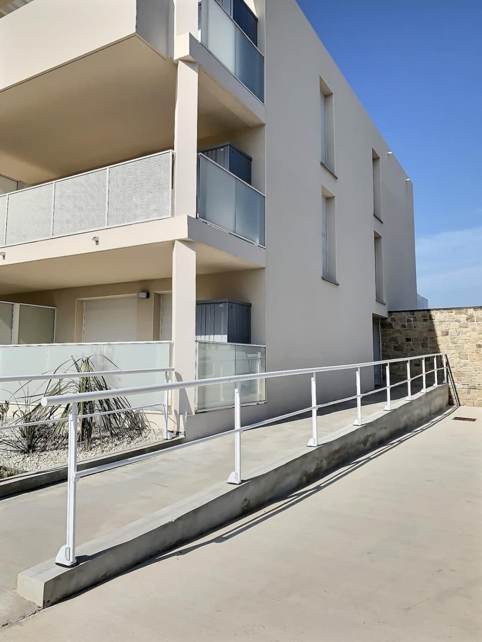 Loggia Verde -charming studio 450m from sea in a s Apartment in Occitanie